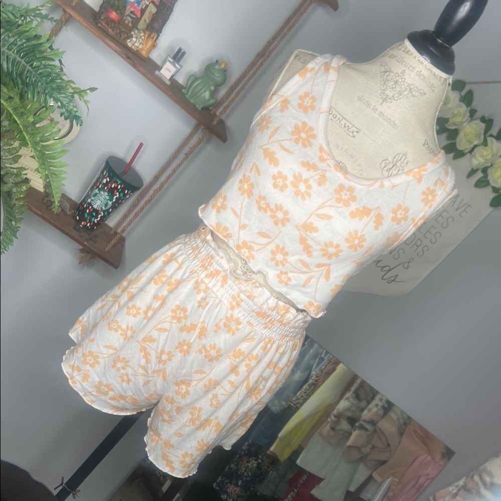 Colsie LARGE Two Piece Floral Orange and White Tank Top and Shorts Set